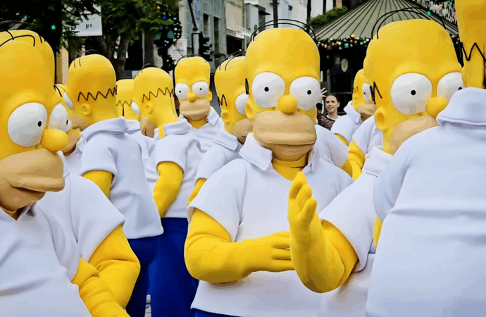 FORTNITE DESATA UNA PLAGA DE HOMEROS EN EL MUNDO REAL