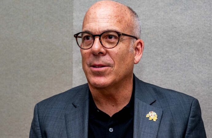 EX PRESIDENTE DE NINTENDO OF AMERICA SE INTEGRA A HASBRO