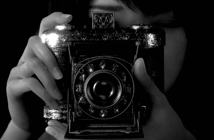 RUMOR: KOEI TECMO ANALIZA LA POSIBILIDAD DE UN REMAKE DEL PRIMER FATAL FRAME