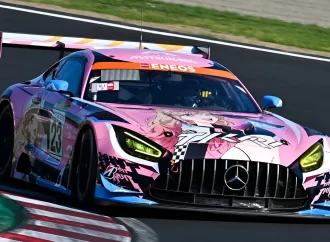 AUTO DE CARRERAS REAL COMPETIRÁ EN JAPÓN CON UN DISEÑO INSPIRADO EN PROTAGONISTA DE MY DRESS-UP DARLING