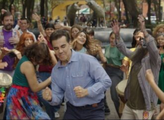 EL CLUB DEL PIE IZQUIERDO: UNA COMEDIA ROMÁNTICA QUE BUSCA SU PROPIO RITMO